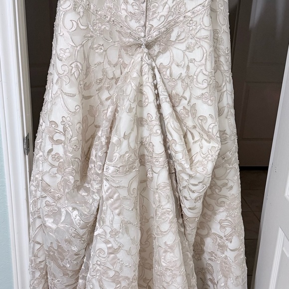 Allure bridal gown / Halter style A-line dress - Picture 10 of 10